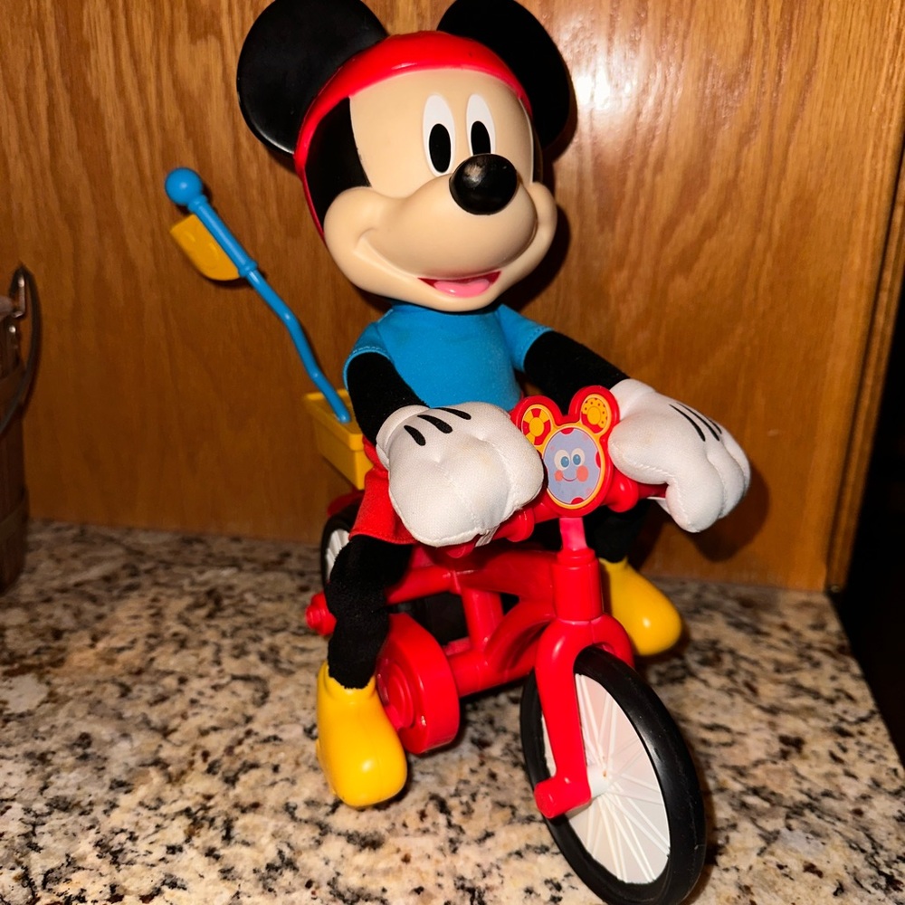 2015 Disney Mickey Mouse Clubhouse Silly Wheelie Mickey - Works!